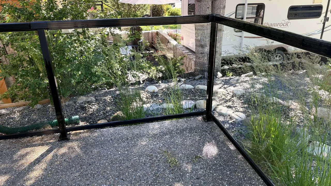 Clean exterior glass railing